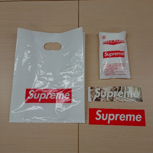 Supreme(シュプリーム)の新品 20SS Supreme ノベルティー ステッカー ショッパー セット メンズのファッション小物(その他)の商品写真