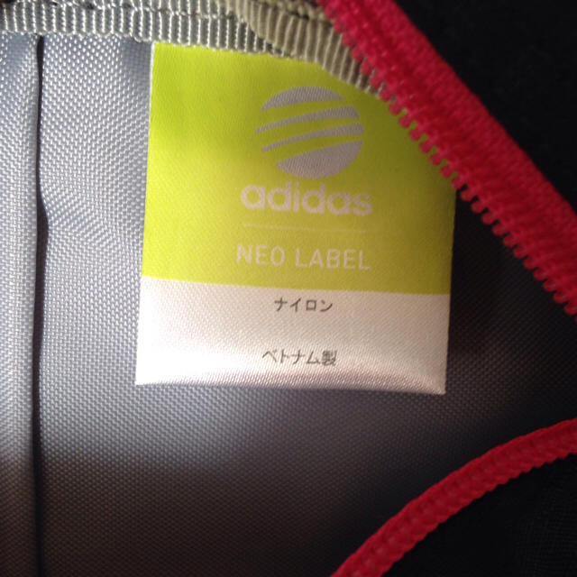 adidas(アディダス)の美品*アディダス ボディバック レディースのバッグ(ボディバッグ/ウエストポーチ)の商品写真