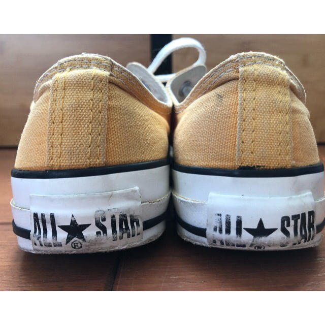 CONVERSE(コンバース)の☆あいまいみい様専用☆ コンバース　ローカット　イエロー　23cm レディースの靴/シューズ(スニーカー)の商品写真