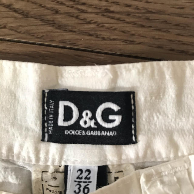 D&G(ディーアンドジー)のD&G スカートラインストーンロゴ　定価25000円 レディースのスカート(ミニスカート)の商品写真