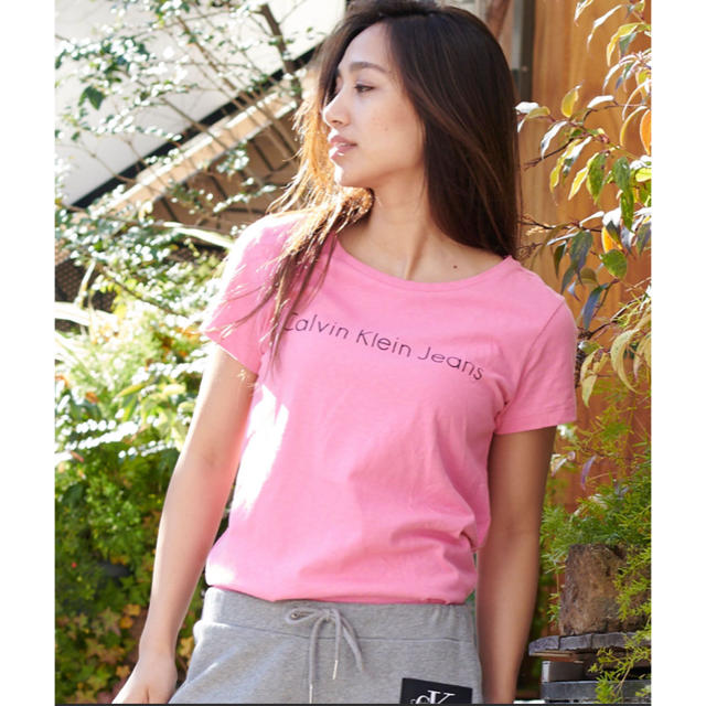 Calvin Klein(カルバンクライン)の【新品/XS】Calvin Klein Jeans カルバン LOGO Tシャツ レディースのトップス(Tシャツ(半袖/袖なし))の商品写真