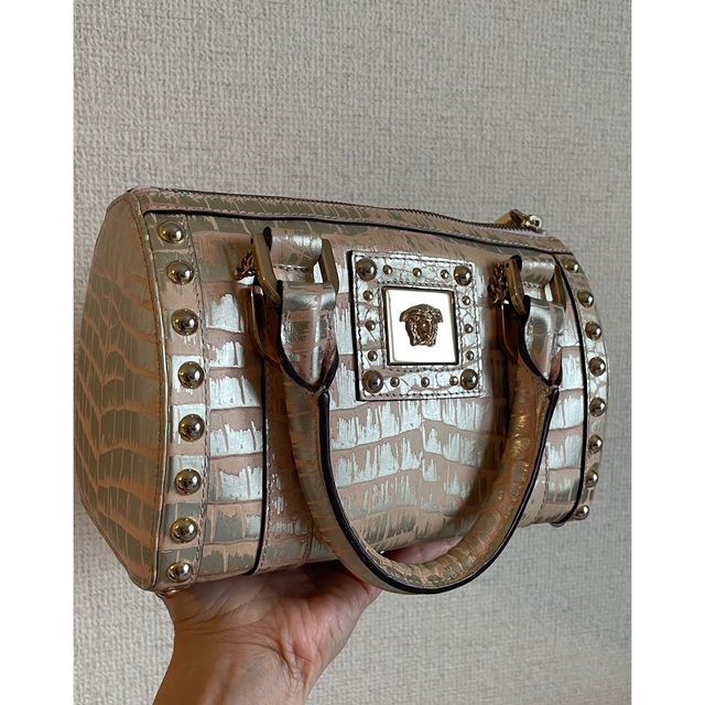 人気上昇❣️ヴェルサーチ ピンクスタッズ バック レア