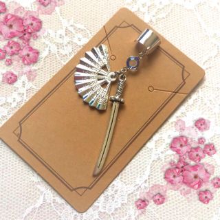 【イヤーカフ】日本刀と扇のイヤーカフ〈blue〉アクセサリー ハンドメイド 和風(その他)