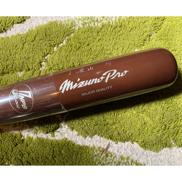 MIZUNO(ミズノ)の西武ライオンズ　栗山巧選手サイン付きバット未使用 スポーツ/アウトドアの野球(バット)の商品写真