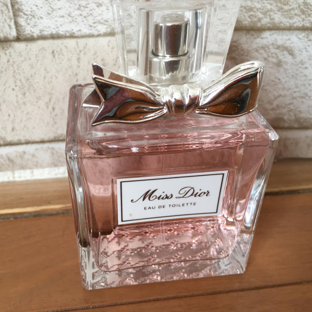 Christian Dior(クリスチャンディオール)のミス　ディオール　　オードゥトワレ　100ml  コスメ/美容の香水(香水(女性用))の商品写真