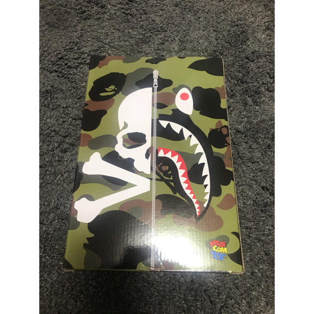 A BATHING APE(アベイシングエイプ)のbape mastermind ベアブリック エンタメ/ホビーのおもちゃ/ぬいぐるみ(キャラクターグッズ)の商品写真