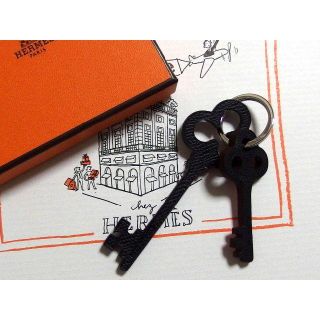 エルメス(Hermes)のエルメス　Petit h キーリング　 クローバー　キーホルダー　ブラック(キーホルダー)