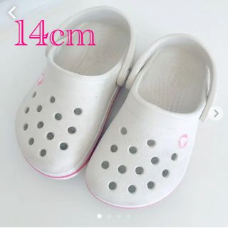 クロックス(crocs)のクロックス キッズ サンダル　女の子　アイボリー  ピンク　14cm(サンダル)