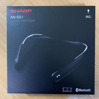 シャープ(SHARP)のウェアラブルネックスピーカー　送料込み　値下げ期間中(ヘッドフォン/イヤフォン)