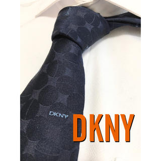 ダナキャランニューヨーク(DKNY)のネクタイ　DKNY 美品(ネクタイ)