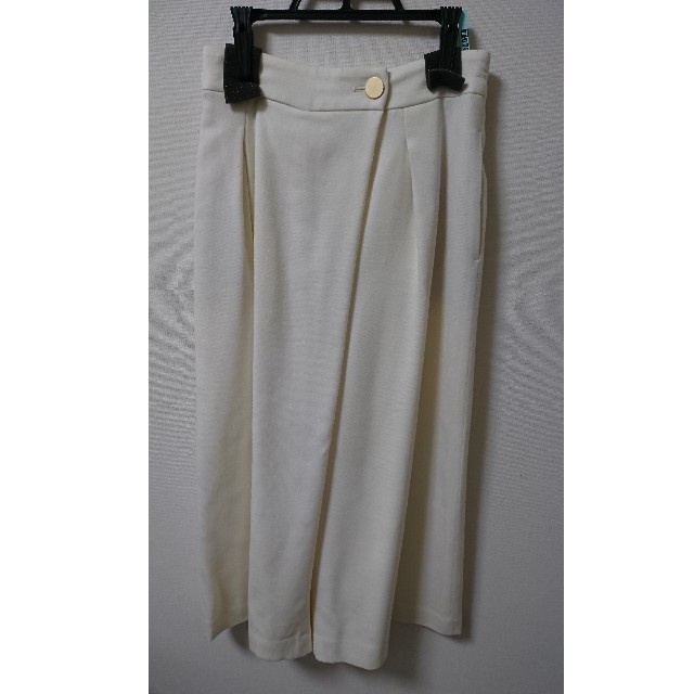 NOLLEY'S(ノーリーズ)の【美品】NOLLEY'S sophi スカート見えパンツ(白) レディースのパンツ(カジュアルパンツ)の商品写真