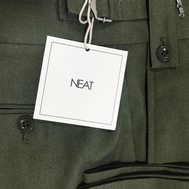 1LDK SELECT(ワンエルディーケーセレクト)のneat hopsack beltless-olive メンズのパンツ(スラックス)の商品写真