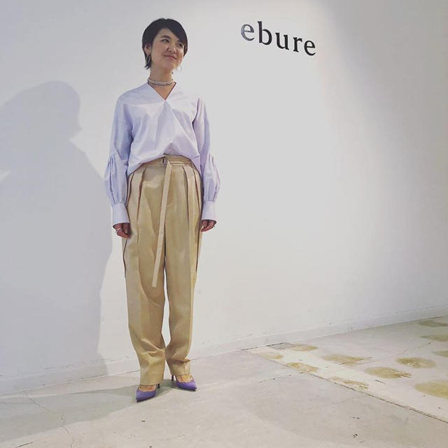 2019SS ebure エッセンシャルコットンVネックブラウス エブールレディース