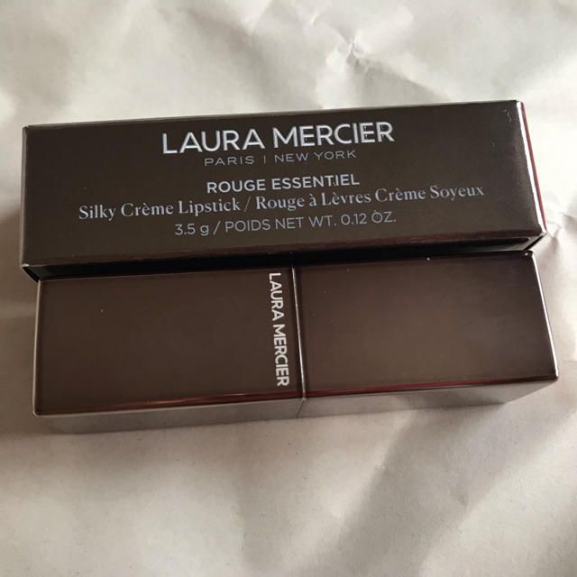 laura mercier(ローラメルシエ)のルージュ エッセンシャル シルキー クリーム リップスティック06 新品 コスメ/美容のベースメイク/化粧品(口紅)の商品写真