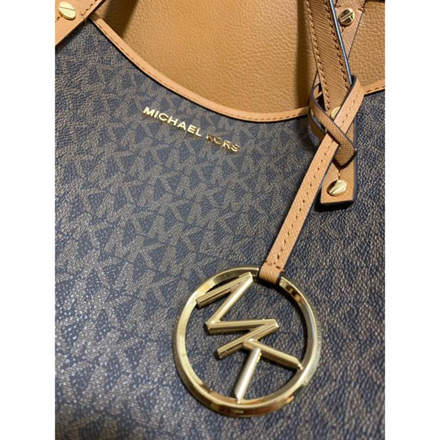 Michael Kors(マイケルコース)の美品　マイケルコース  トートバッグ　ポーチ付き　大きめ❗️ レディースのバッグ(トートバッグ)の商品写真