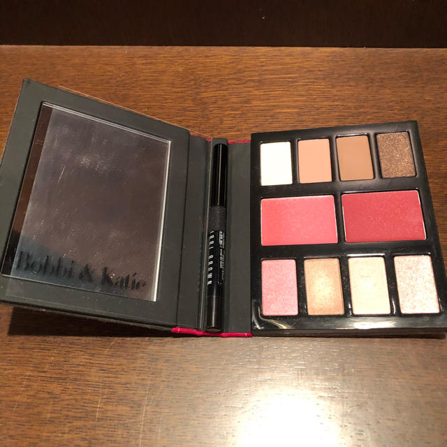 BOBBI BROWN(ボビイブラウン)のケイティ・ホームズ 限定コラボ 【ボビイ&ケイティ】パレット コスメ/美容のベースメイク/化粧品(その他)の商品写真