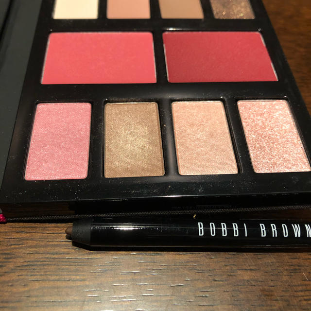 BOBBI BROWN(ボビイブラウン)のケイティ・ホームズ 限定コラボ 【ボビイ&ケイティ】パレット コスメ/美容のベースメイク/化粧品(その他)の商品写真