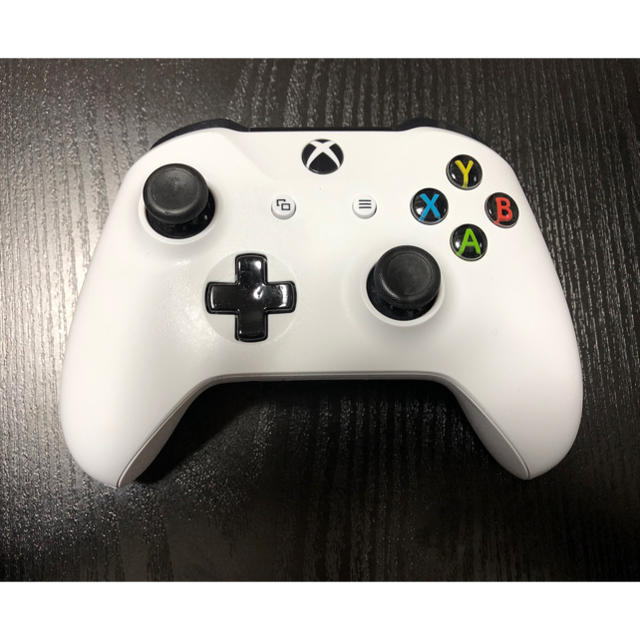 Xbox one コントローラー エンタメ/ホビーのゲームソフト/ゲーム機本体(家庭用ゲーム機本体)の商品写真
