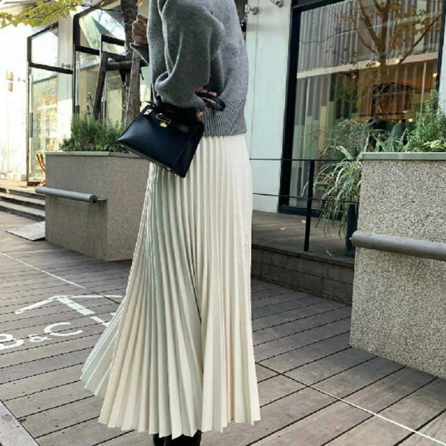 ZARA(ザラ)のBirthdaybash プリーツスカート レディースのスカート(ロングスカート)の商品写真