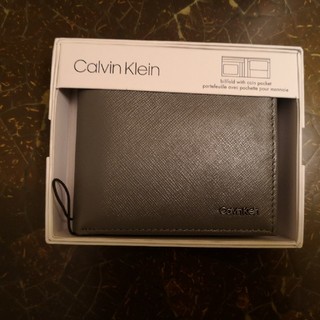 カルバンクライン(Calvin Klein)の値下げ！ Calvin Klein　財布　2つ折り　グレー　新品未使用(折り財布)