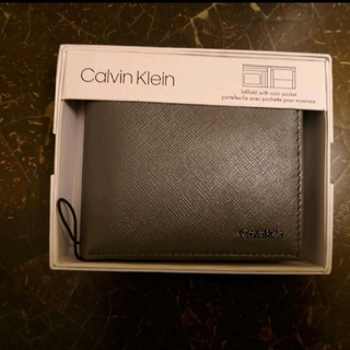 カルバンクライン(Calvin Klein)の値下げ！ Calvin Klein　財布　2つ折り　箱つき　グレー(折り財布)
