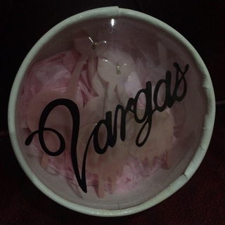 ヴァーガス(Vargas)のvargas♡文字薄めピンクcherry(ピアス)