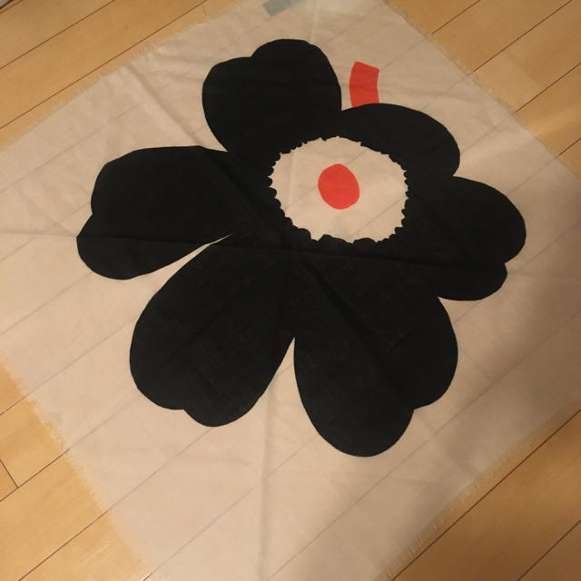 marimekko(マリメッコ)の新品　marimekko レディースのファッション小物(バンダナ/スカーフ)の商品写真