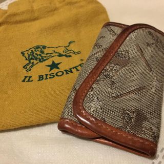 イルビゾンテ(IL BISONTE)の期間限定価格 イルビゾンテ 正規品 ロゴ モノグラム 本革使用 ブラウン系(キーケース)