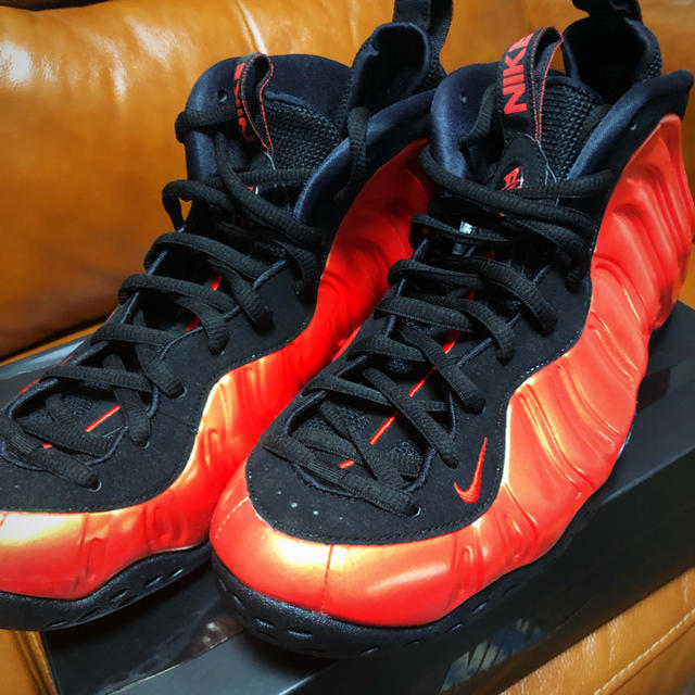 NIKE(ナイキ)のNIKE AIR FOAMPOSITE ONE ハバネロレッド 28.5cm メンズの靴/シューズ(スニーカー)の商品写真