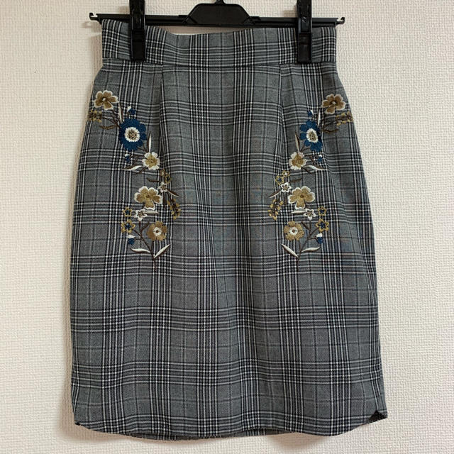 リランドチュール  チェック刺繍スカート