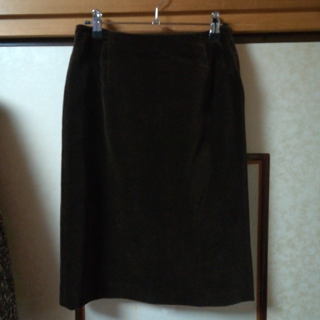 Aylesbury(アリスバーリー)のベロアスカート レディースのスカート(ひざ丈スカート)の商品写真
