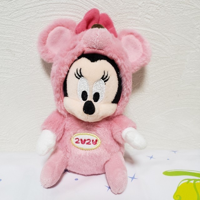 Disney(ディズニー)の【完売品】ミニー★ねずみ★着ぐるみぬいぐるみバッジ★2020 エンタメ/ホビーのおもちゃ/ぬいぐるみ(キャラクターグッズ)の商品写真