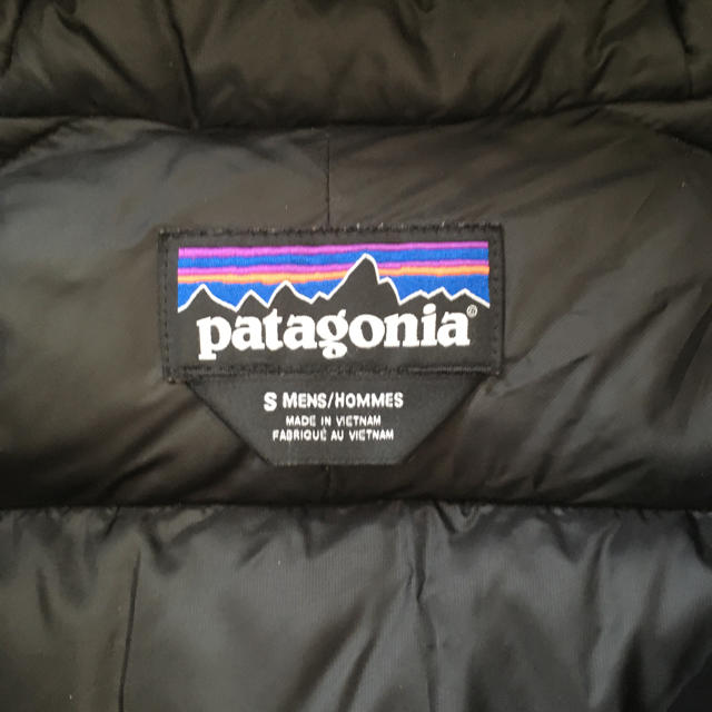 patagonia(パタゴニア)のパタゴニア　ハイロフトダウン　フーディ　黒 メンズのジャケット/アウター(ダウンジャケット)の商品写真