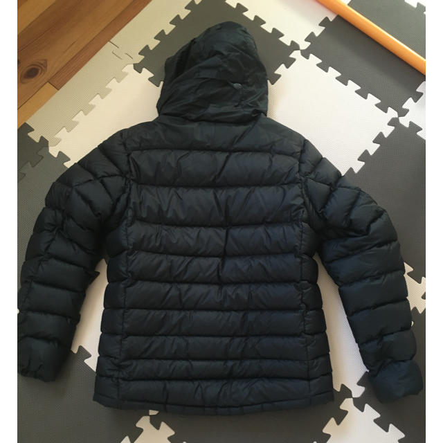 patagonia(パタゴニア)のパタゴニア　ハイロフトダウン　フーディ　黒 メンズのジャケット/アウター(ダウンジャケット)の商品写真