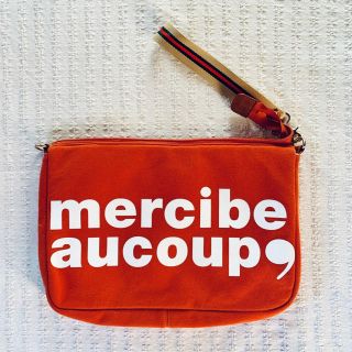 メルシーボークー(mercibeaucoup)の美品メルシーボークー・ソークラッチバッグ(オレンジ)(クラッチバッグ)