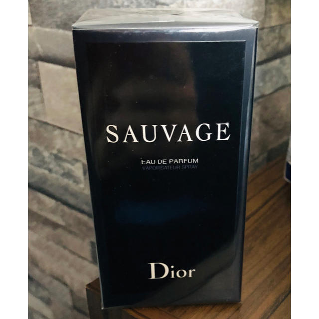 Christian Dior(クリスチャンディオール)の★即日発送★新品未開封　Dior SAUVAGE EDP 100ml コスメ/美容の香水(香水(男性用))の商品写真