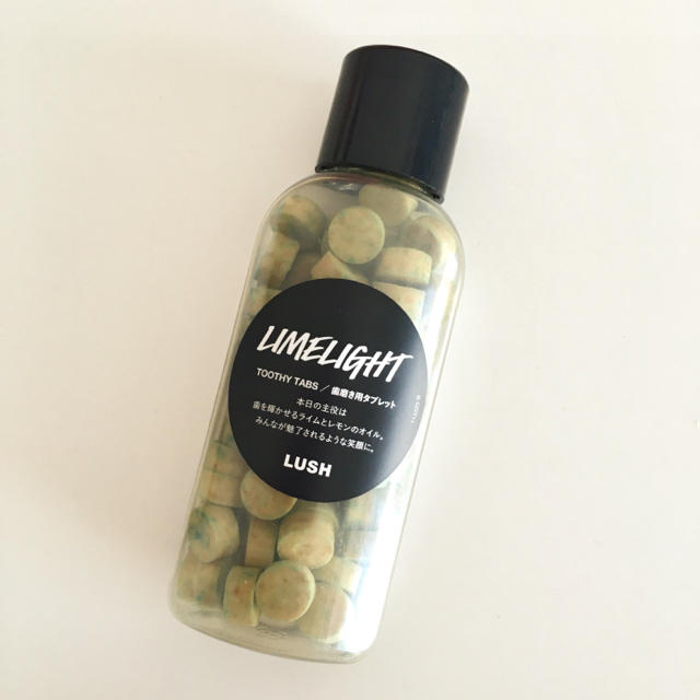 LUSH(ラッシュ)のLUSH LIMELIGHT ライムライト　歯磨き コスメ/美容のオーラルケア(歯磨き粉)の商品写真