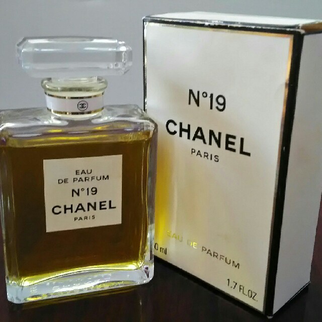 CHANEL　No19　50ml