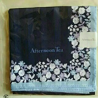 アフタヌーンティー(AfternoonTea)のafternoon tea ハンカチ 濃紺 青 群青 ストライプ 小花の縁取り(ハンカチ)