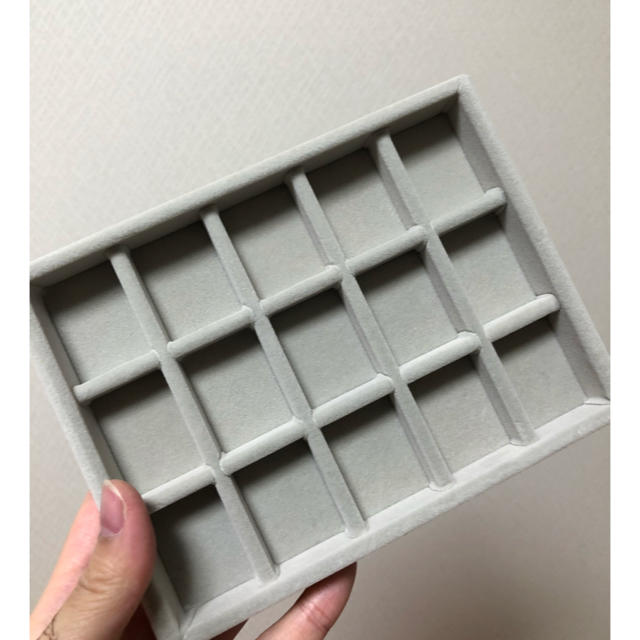 MUJI (無印良品)(ムジルシリョウヒン)の無印良品 アクリルケース用、ベロア仕切り インテリア/住まい/日用品のインテリア小物(小物入れ)の商品写真