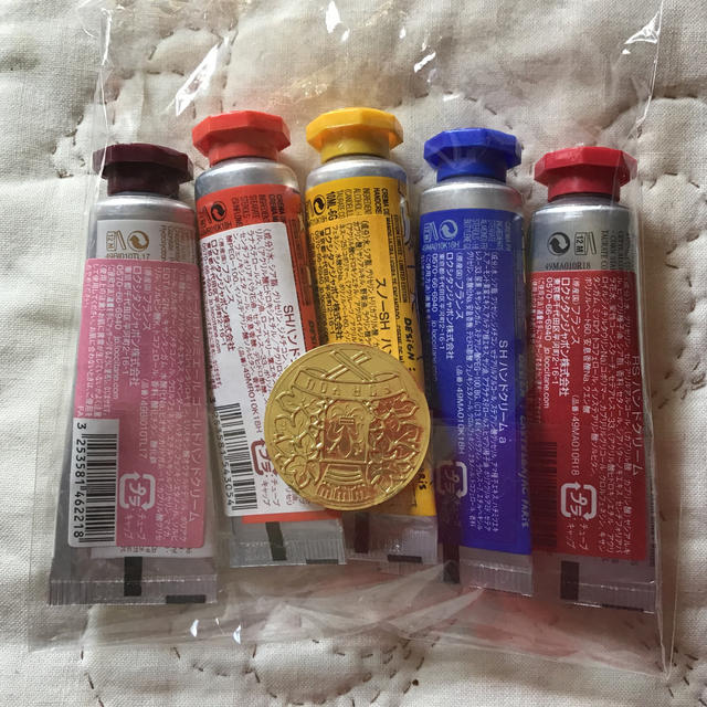 L'OCCITANE(ロクシタン)の☆L'OCCITANE【ロクシタン 】ハンドクリーム 10ml×5本☆未使用 コスメ/美容のボディケア(ハンドクリーム)の商品写真