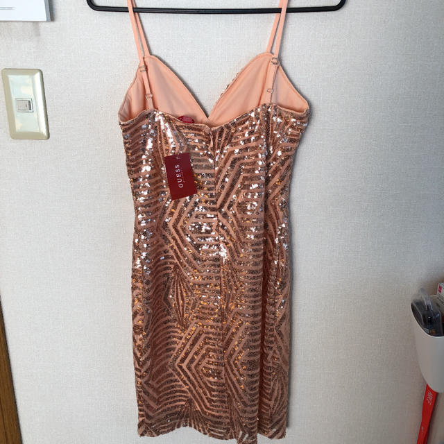 GUESS(ゲス)のguess スパンコールドレスワンピ レディースのフォーマル/ドレス(ミニドレス)の商品写真
