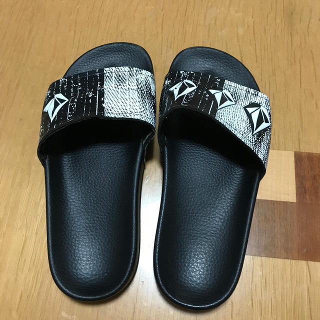 volcom(ボルコム)のサンダル　VOLCOM キッズ/ベビー/マタニティのキッズ靴/シューズ(15cm~)(サンダル)の商品写真