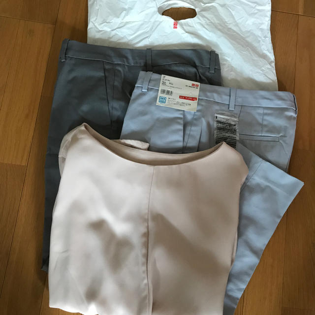 UNIQLO(ユニクロ)のユニクロなど3点セット レディースのパンツ(クロップドパンツ)の商品写真