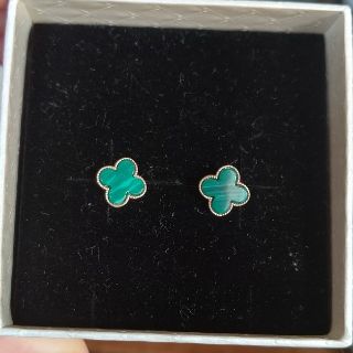 Van Cleef & Arpels(ピアス ・ グリーン・カーキ/緑色系)の Van Cleef & Arpels(ピアス ・ グリーン・カーキ/緑色系)の