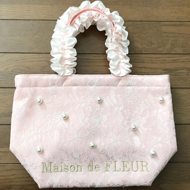 Maison de FLEUR(メゾンドフルール)の新品★メゾンドフルール★レースパールトート★ライトピンク レディースのバッグ(トートバッグ)の商品写真