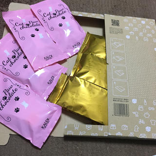 カルディ(KALDI)のKALDI 猫の日バッグ　お菓子セット(菓子/デザート)