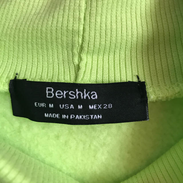 Bershka(ベルシュカ)のBershka  スウェット　ネオン　グリーン レディースのトップス(トレーナー/スウェット)の商品写真