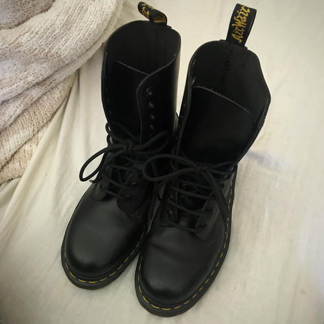 Dr.Martens(ドクターマーチン)のDr.Martin 10ホール レディースの靴/シューズ(ブーツ)の商品写真