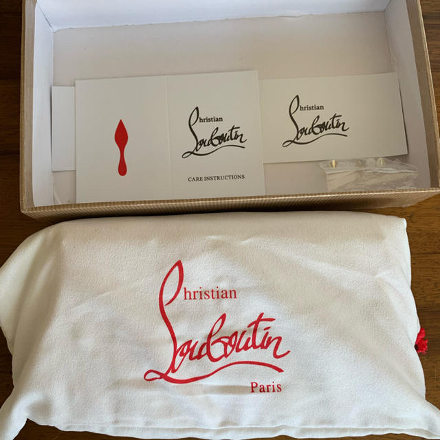 Christian Louboutin(クリスチャンルブタン)のルブタン♡長財布 レディースのファッション小物(財布)の商品写真